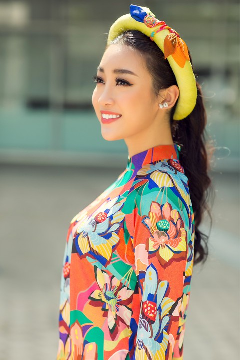 Áo dài - nhan sắc không tuổi cho mùa Tết - Ảnh 1. Áo dài - nhan sắc không tuổi cho mùa Tết - Ảnh 1.