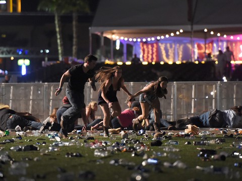 Công bố hàng trăm trang tài liệu về thảm sát Las Vegas - Ảnh 2. Công bố hàng trăm trang tài liệu về thảm sát Las Vegas - Ảnh 2.