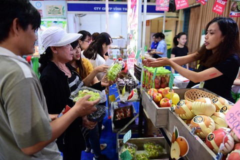 Chợ phiên, triển lãm nhắm vào thực phẩm an toàn ngày Tết - Ảnh 3. Chợ phiên, triển lãm nhắm vào thực phẩm an toàn ngày Tết - Ảnh 3.