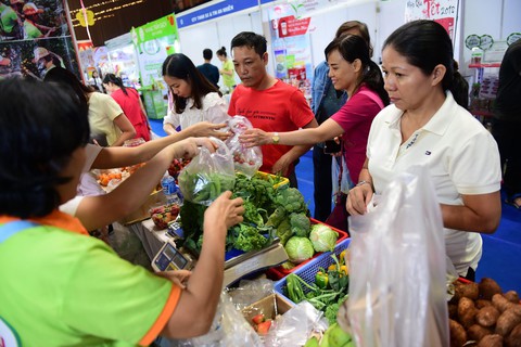 Chợ phiên, triển lãm nhắm vào thực phẩm an toàn ngày Tết - Ảnh 1. Chợ phiên, triển lãm nhắm vào thực phẩm an toàn ngày Tết - Ảnh 1.