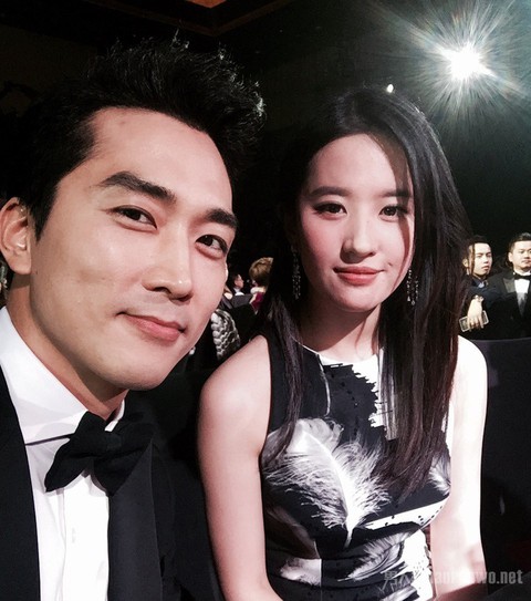 Song Seung Hun và Lưu Diệc Phi tuyên bố chia tay - Ảnh 2. Song Seung Hun và Lưu Diệc Phi tuyên bố chia tay - Ảnh 2.