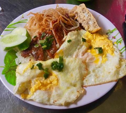 Mùi vị Sài Gòn trong cơm tấm - Ảnh 7. Mùi vị Sài Gòn trong cơm tấm - Ảnh 7.