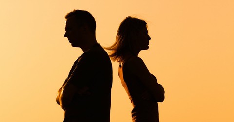 Đừng đốt lò hôn nhân vì cơn cãi vã - Ảnh 1. Đừng đốt lò hôn nhân vì cơn cãi vã - Ảnh 1.