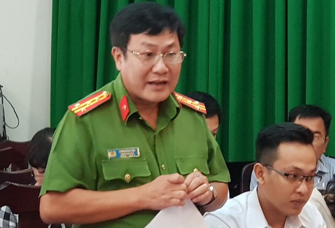 Bé gái nghi bị dí sắt nung có dấu hiệu trầm cảm - Ảnh 2. Bé gái nghi bị dí sắt nung có dấu hiệu trầm cảm - Ảnh 2.