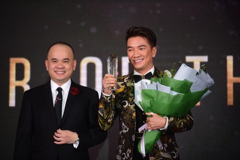 Hữu Châu - người đàn ông biểu tượng của năm 2017 - Ảnh 3. Hữu Châu - người đàn ông biểu tượng của năm 2017 - Ảnh 3.
