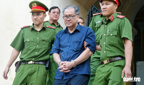 Đại gia Trầm Bê phải chăm sóc y tế, ông Trần Bắc Hà vắng mặt - Ảnh 3. Đại gia Trầm Bê phải chăm sóc y tế, ông Trần Bắc Hà vắng mặt - Ảnh 3.