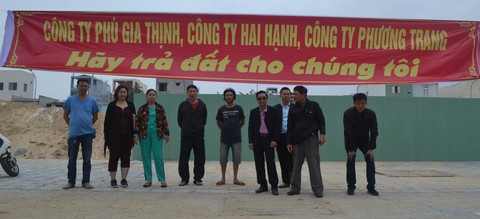 Chủ đầu tư đòi thu hồi đất đã bán cho dân - Ảnh 1. Chủ đầu tư đòi thu hồi đất đã bán cho dân - Ảnh 1.