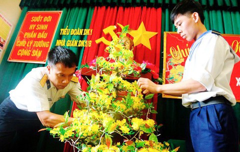 Đưa tết ra nhà giàn DK1 - Ảnh 1. Đưa tết ra nhà giàn DK1 - Ảnh 1.