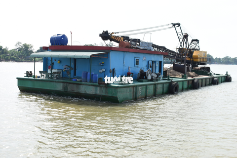 Dân phản đối xáng cạp, lãnh đạo huyện mong bà con thấu hiểu - Ảnh 3. Dân phản đối xáng cạp, lãnh đạo huyện mong bà con thấu hiểu - Ảnh 3.