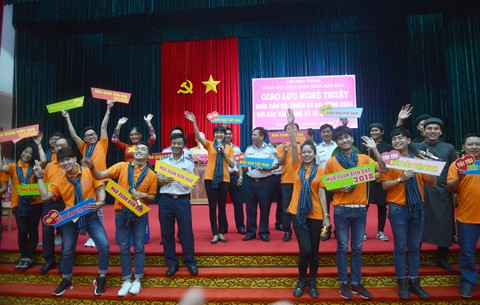 Mùa xuân biển đảo 2018 đến với vùng Cảnh sát biển 4 - Ảnh 5. Mùa xuân biển đảo 2018 đến với vùng Cảnh sát biển 4 - Ảnh 5.