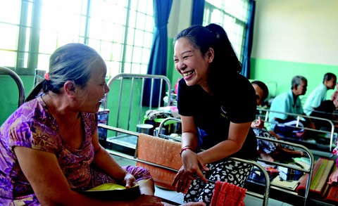 Hạt cát vàng Sa Ly: cho nhau nụ cười - Ảnh 1. Hạt cát vàng Sa Ly: cho nhau nụ cười - Ảnh 1.