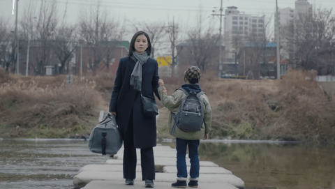 Lee Bo Young trở lại với phim truyền hình Mother - Ảnh 8. Lee Bo Young trở lại với phim truyền hình Mother - Ảnh 8.