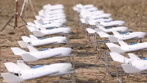 Lo với chiến thuật bầy đàn DRONE của Trung Quốc - Ảnh 1. Lo với chiến thuật bầy đàn DRONE của Trung Quốc - Ảnh 1.