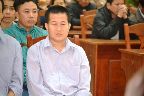 Vụ phá rừng pơ mu: Trả hồ sơ vụ án nghi còn đồng phạm - Ảnh 2. Vụ phá rừng pơ mu: Trả hồ sơ vụ án nghi còn đồng phạm - Ảnh 2.