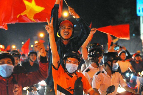 Hàng chục ngàn công nhân được nghỉ làm cổ vũ cho U23 Việt Nam - Ảnh 1. Hàng chục ngàn công nhân được nghỉ làm cổ vũ cho U23 Việt Nam - Ảnh 1.