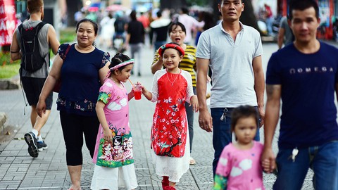 Người Việt mạnh tay chi tiêu đón năm mới - Ảnh 1. Người Việt mạnh tay chi tiêu đón năm mới - Ảnh 1.