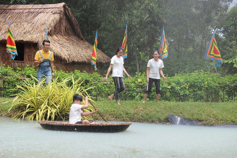 Gia đình siêu đẳng: vừa chơi, vừa học sử Việt - Ảnh 1. Gia đình siêu đẳng: vừa chơi, vừa học sử Việt - Ảnh 1.