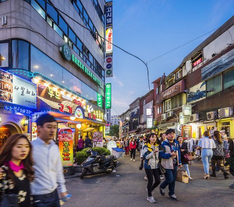 Du học Hàn Quốc để kiếm tiền trả nợ, làm giàu? - Ảnh 1. Du học Hàn Quốc để kiếm tiền trả nợ, làm giàu? - Ảnh 1.