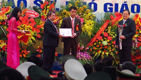 VN thêm 1.200 giáo sư, phó giáo sư, lần đầu có giáo sư 35 tuổi - Ảnh 1. VN thêm 1.200 giáo sư, phó giáo sư, lần đầu có giáo sư 35 tuổi - Ảnh 1.