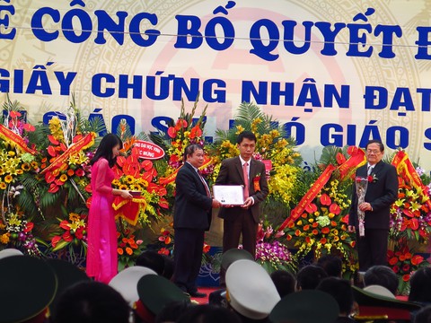 Cương quyết không công nhận GS, PGS với ứng viên không đạt - Ảnh 1. Cương quyết không công nhận GS, PGS với ứng viên không đạt - Ảnh 1.