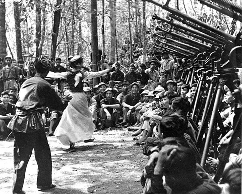 Bộ ảnh đặc biệt năm Mậu Thân 1968 của quân đội Mỹ - Ảnh 46. Bộ ảnh đặc biệt năm Mậu Thân 1968 của quân đội Mỹ - Ảnh 46.