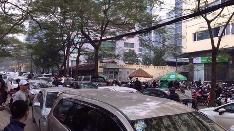 Sau Sài Gòn, tài xế Grab và Uber tại Hà Nội phản đối mức chiết khấu - Ảnh 5. Sau Sài Gòn, tài xế Grab và Uber tại Hà Nội phản đối mức chiết khấu - Ảnh 5.