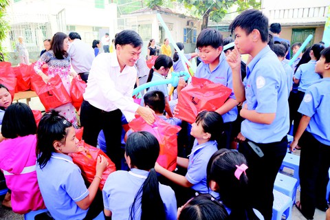 Hành trình Xuân vì cuộc sống xanh - Ảnh 1. Hành trình Xuân vì cuộc sống xanh - Ảnh 1.