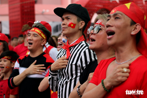 Nghệ sĩ Sài Gòn tụ hội cổ vũ đội tuyển U23 Việt Nam - Ảnh 5. Nghệ sĩ Sài Gòn tụ hội cổ vũ đội tuyển U23 Việt Nam - Ảnh 5.