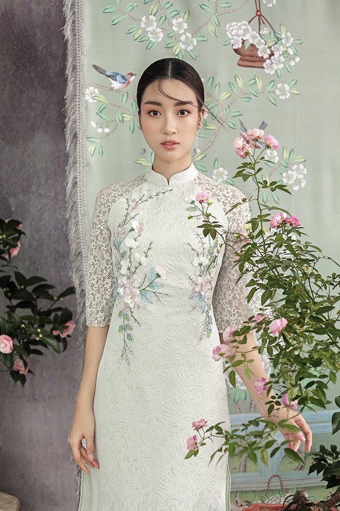 Hoa hậu Đỗ Mỹ Linh hoá nàng tiên hoa ngày Tết - Ảnh 7. Hoa hậu Đỗ Mỹ Linh hoá nàng tiên hoa ngày Tết - Ảnh 7.