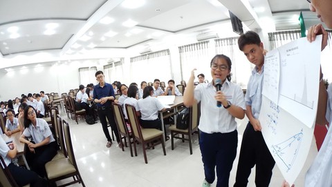 Khi học sinh lớp 10 chuyển trường - Ảnh 1. Khi học sinh lớp 10 chuyển trường - Ảnh 1.