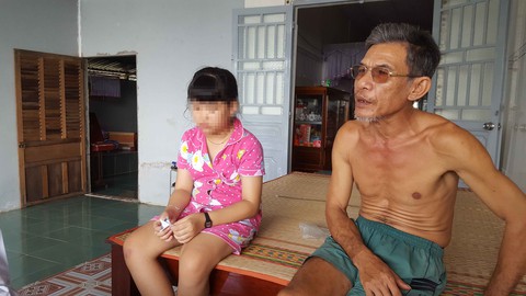 Trẻ con lai ở miền Tây: Cắt đứt máu mủ - Ảnh 1. Trẻ con lai ở miền Tây: Cắt đứt máu mủ - Ảnh 1.