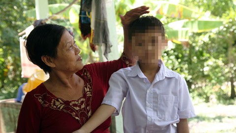 Trẻ con lai ở miền Tây: Cắt đứt máu mủ - Ảnh 3. Trẻ con lai ở miền Tây: Cắt đứt máu mủ - Ảnh 3.