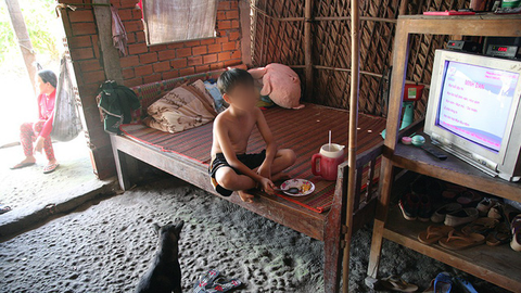 Trẻ con lai ở miền Tây: Con không cha như nhà không nóc - Ảnh 3. Trẻ con lai ở miền Tây: Con không cha như nhà không nóc - Ảnh 3.