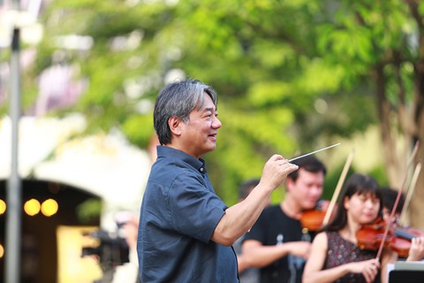 Trình diễn giao hưởng flashmob của Happiness Concert by Acecook Vietnam - Ảnh 5. Trình diễn giao hưởng flashmob của Happiness Concert by Acecook Vietnam - Ảnh 5.