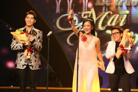Trường Giang vừa được giải vừa hỏi vợ tại lễ trao giải Mai Vàng 2017 - Ảnh 11. Trường Giang vừa được giải vừa hỏi vợ tại lễ trao giải Mai Vàng 2017 - Ảnh 11.