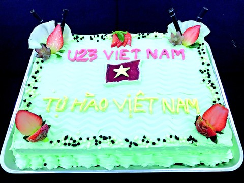 VNA tiếp lửa cổ vũ các chiến binh” U-23 Việt Nam - Ảnh 3. VNA tiếp lửa cổ vũ các chiến binh” U-23 Việt Nam - Ảnh 3.