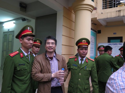 Truy tố ba bị can giúp Giang Kim Đạt trốn ra nước ngoài - Ảnh 1. Truy tố ba bị can giúp Giang Kim Đạt trốn ra nước ngoài - Ảnh 1.