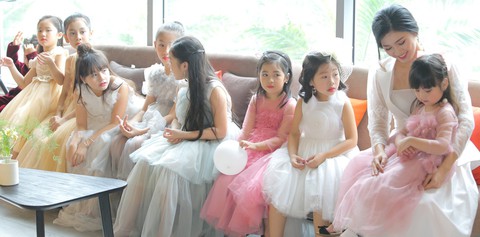 Hơn 100 vũ công nhí diễn Kẹp hạt dẻ đón năm mới - Ảnh 1. Hơn 100 vũ công nhí diễn Kẹp hạt dẻ đón năm mới - Ảnh 1.