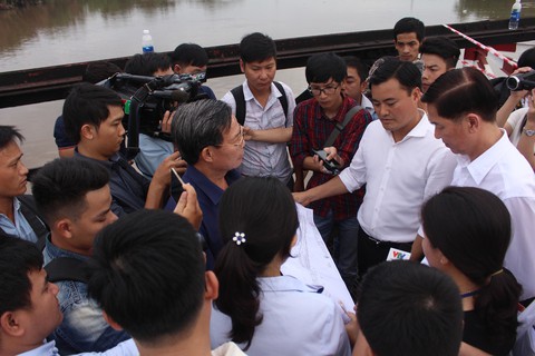 Vụ sập cầu Long Kiểng: thông cầu trong 10 ngày tới - Ảnh 2. Vụ sập cầu Long Kiểng: thông cầu trong 10 ngày tới - Ảnh 2.