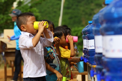 Triển khai hệ thống lọc nước cho 2000 người dân - Ảnh 1. Triển khai hệ thống lọc nước cho 2000 người dân - Ảnh 1.