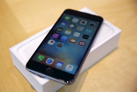Mỹ đang điều tra Apple về vụ làm chậm iPhone - Ảnh 1. Mỹ đang điều tra Apple về vụ làm chậm iPhone - Ảnh 1.