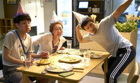 Lee Byung-hun cục mịch mà đáng yêu trong phim tình cảm - Ảnh 3. Lee Byung-hun cục mịch mà đáng yêu trong phim tình cảm - Ảnh 3.