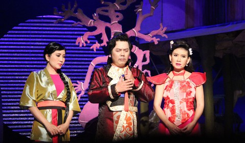 Quan tham lên sàn kịch - Ảnh 1. Quan tham lên sàn kịch - Ảnh 1.