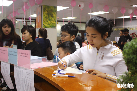 Tươi cười hiến tặng máu quí - Ảnh 5. Tươi cười hiến tặng máu quí - Ảnh 5.