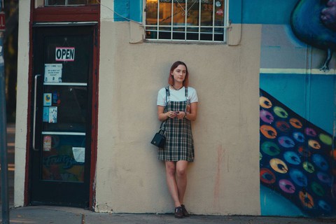Lady Bird: rung động, nổi loạn và hoài bão của một cô gái - Ảnh 7. Lady Bird: rung động, nổi loạn và hoài bão của một cô gái - Ảnh 7.