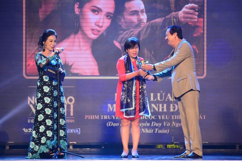 Giải thưởng ngôi sao xanh 2017 vinh danh Em chưa 18 - Ảnh 8. Giải thưởng ngôi sao xanh 2017 vinh danh Em chưa 18 - Ảnh 8.
