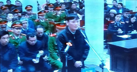 2 túi tiền được chuyển cho ông Trịnh Xuân Thanh qua lái xe - Ảnh 2. 2 túi tiền được chuyển cho ông Trịnh Xuân Thanh qua lái xe - Ảnh 2.