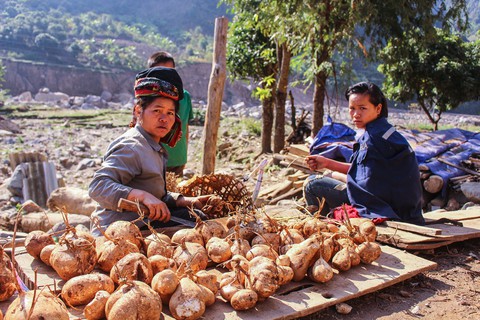 Bà con vùng lũ Nặm Păm đã có nhà đón tết - Ảnh 12. Bà con vùng lũ Nặm Păm đã có nhà đón tết - Ảnh 12.