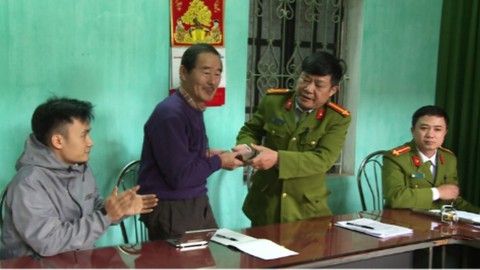 Nhân viên nhà nghỉ ‘chôm’ 48 triệu của khách nước ngoài - Ảnh 2. Nhân viên nhà nghỉ ‘chôm’ 48 triệu của khách nước ngoài - Ảnh 2.
