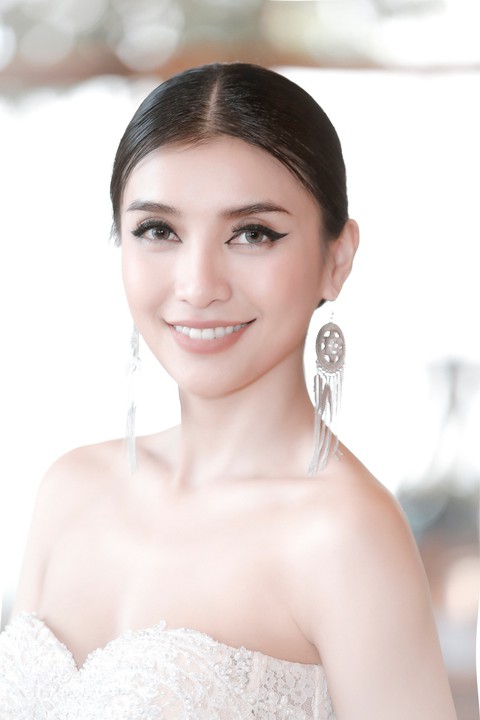 Tiêu Châu Như Quỳnh rơi nước mắt ngày ra mắt album - Ảnh 1. Tiêu Châu Như Quỳnh rơi nước mắt ngày ra mắt album - Ảnh 1.